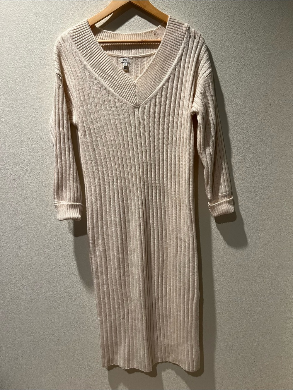 River Island Cream Ribbed V-Neck Midi Dress NWOT